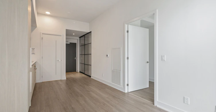 2704-8 Cumberland Street, Toronto, ON, M4W 0B6 - 10