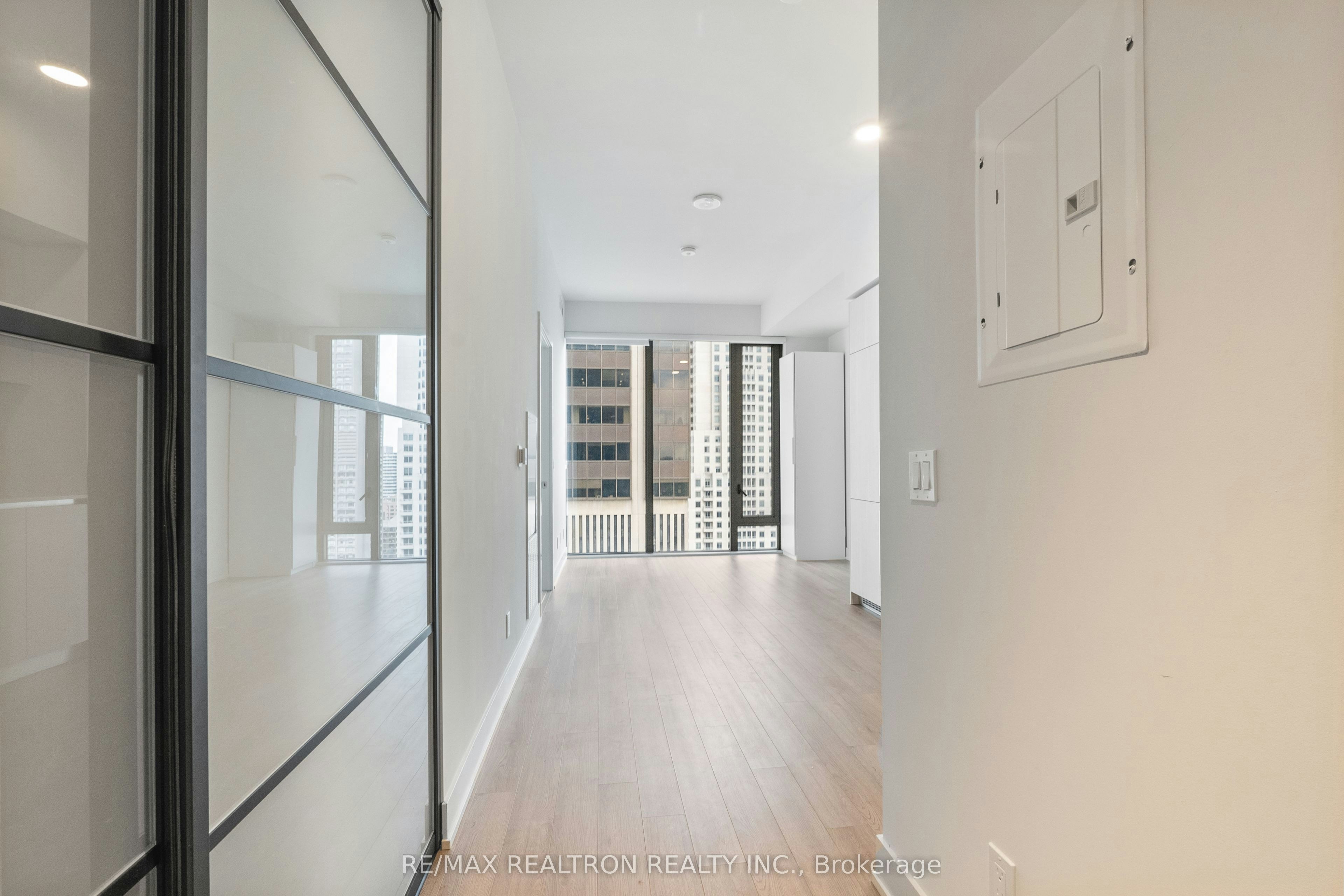 2704-8 Cumberland Street, Toronto, ON, M4W 0B6 - 4