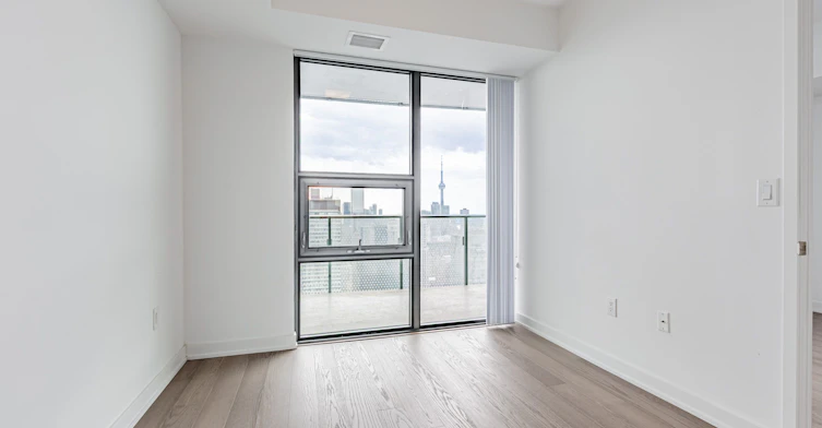 5003-11 Wellesley Street W, Toronto, ON, M4Y 0G4 - 2