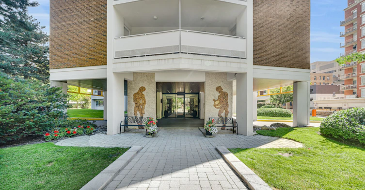 1602-9 Deer Park Crescent, Toronto, ON, M4V 2C4 - 13