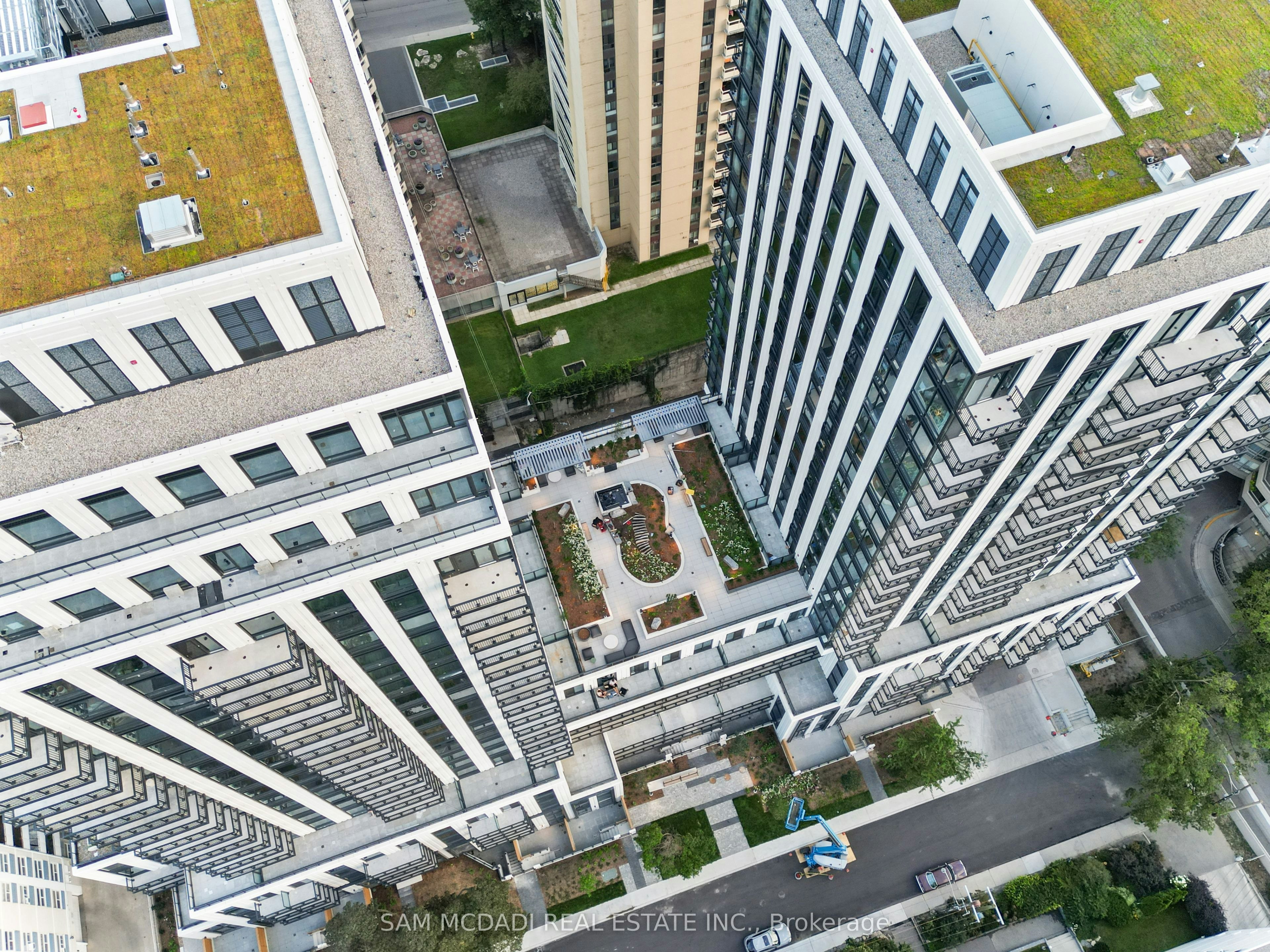 1122-89 Montclair Avenue, Toronto, ON, M5P 0A9 - 21