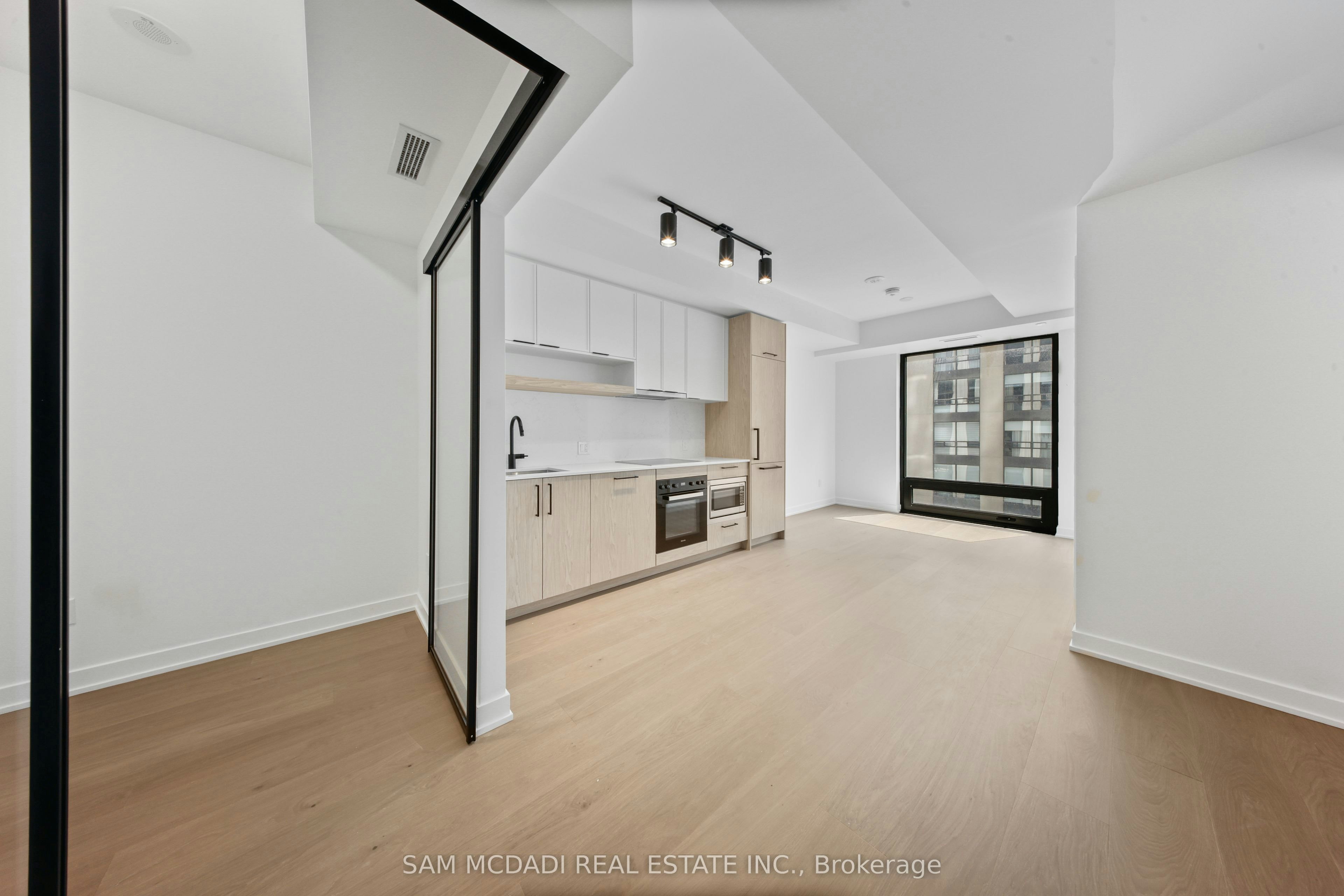 1122-89 Montclair Avenue, Toronto, ON, M5P 0A9 - 8