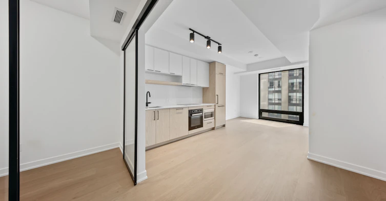 1122-89 Montclair Avenue, Toronto, ON, M5P 0A9 - 8