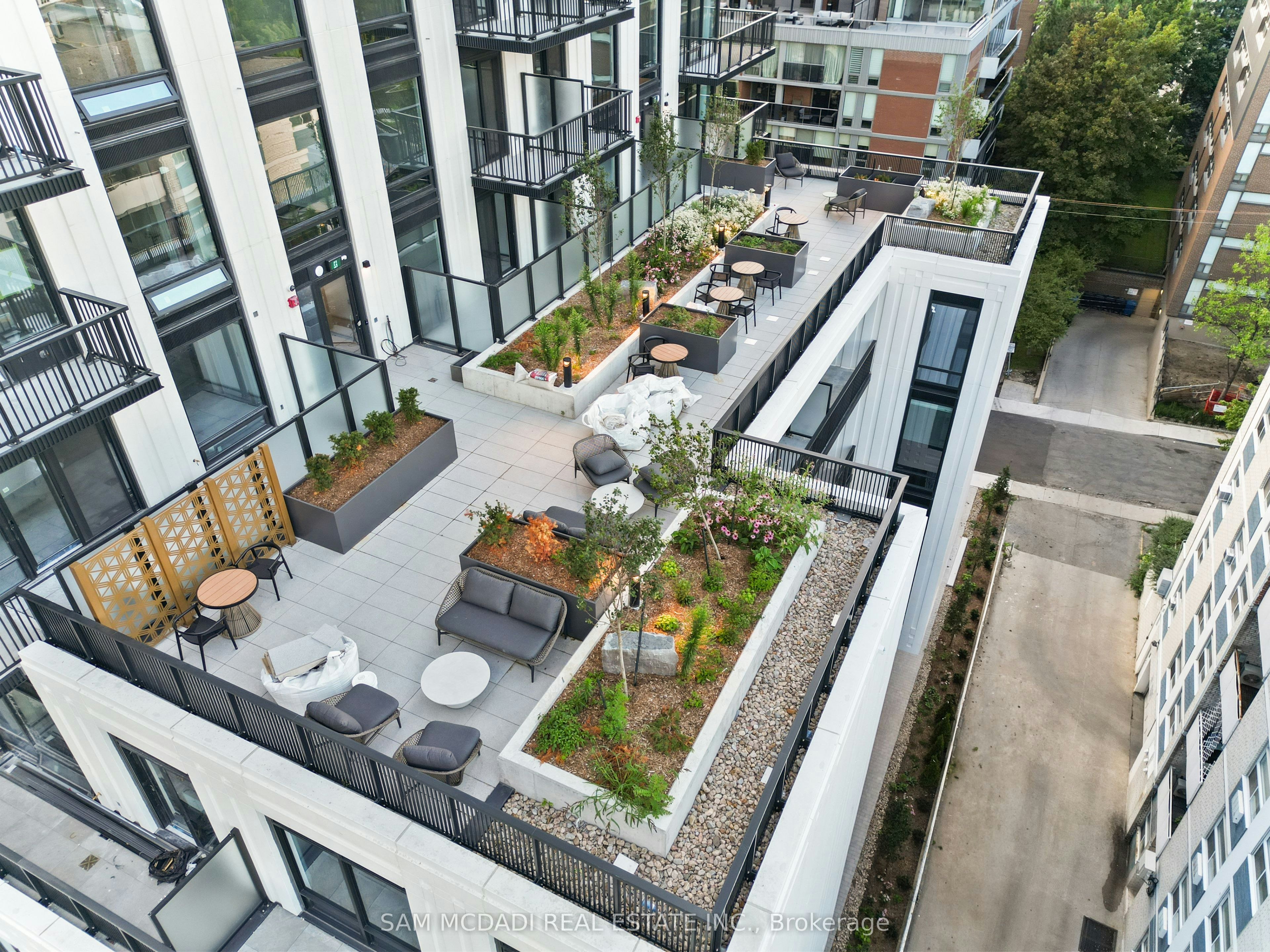 1122-89 Montclair Avenue, Toronto, ON, M5P 0A9 - 22