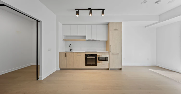 1122-89 Montclair Avenue, Toronto, ON, M5P 0A9 - 11