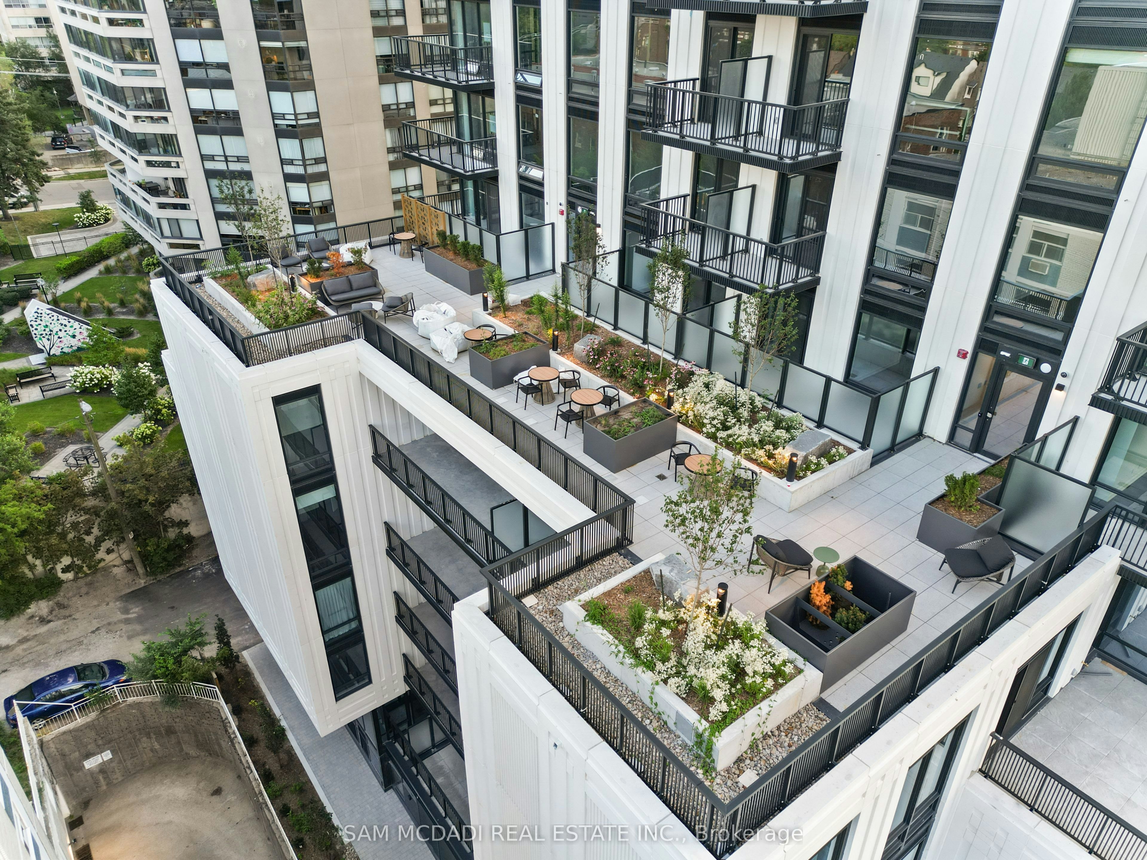 1122-89 Montclair Avenue, Toronto, ON, M5P 0A9 - 4