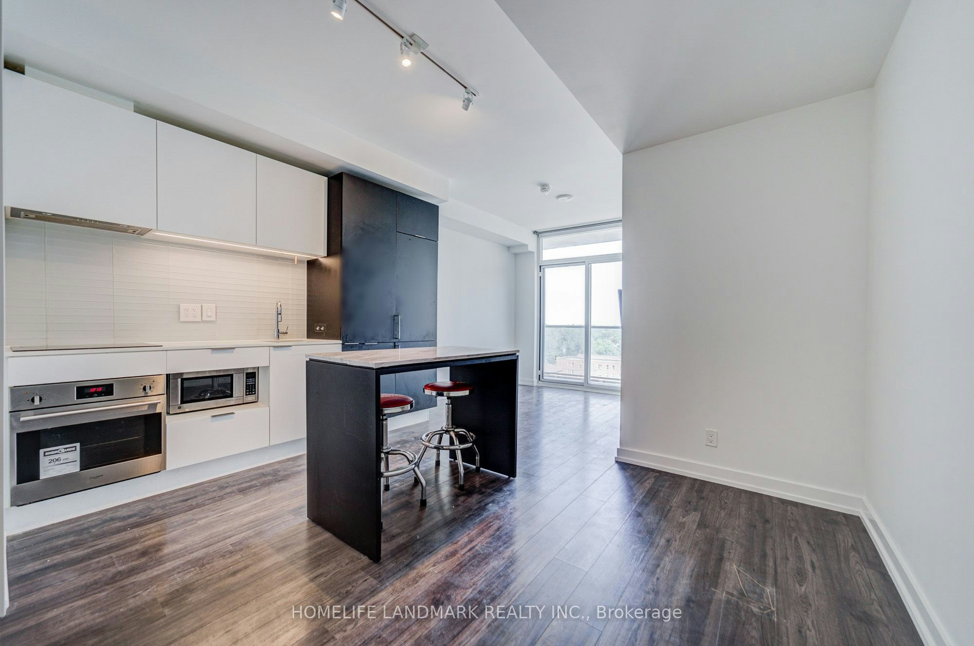 601-33 Helendale Avenue, Toronto, ON, M4R 0A4