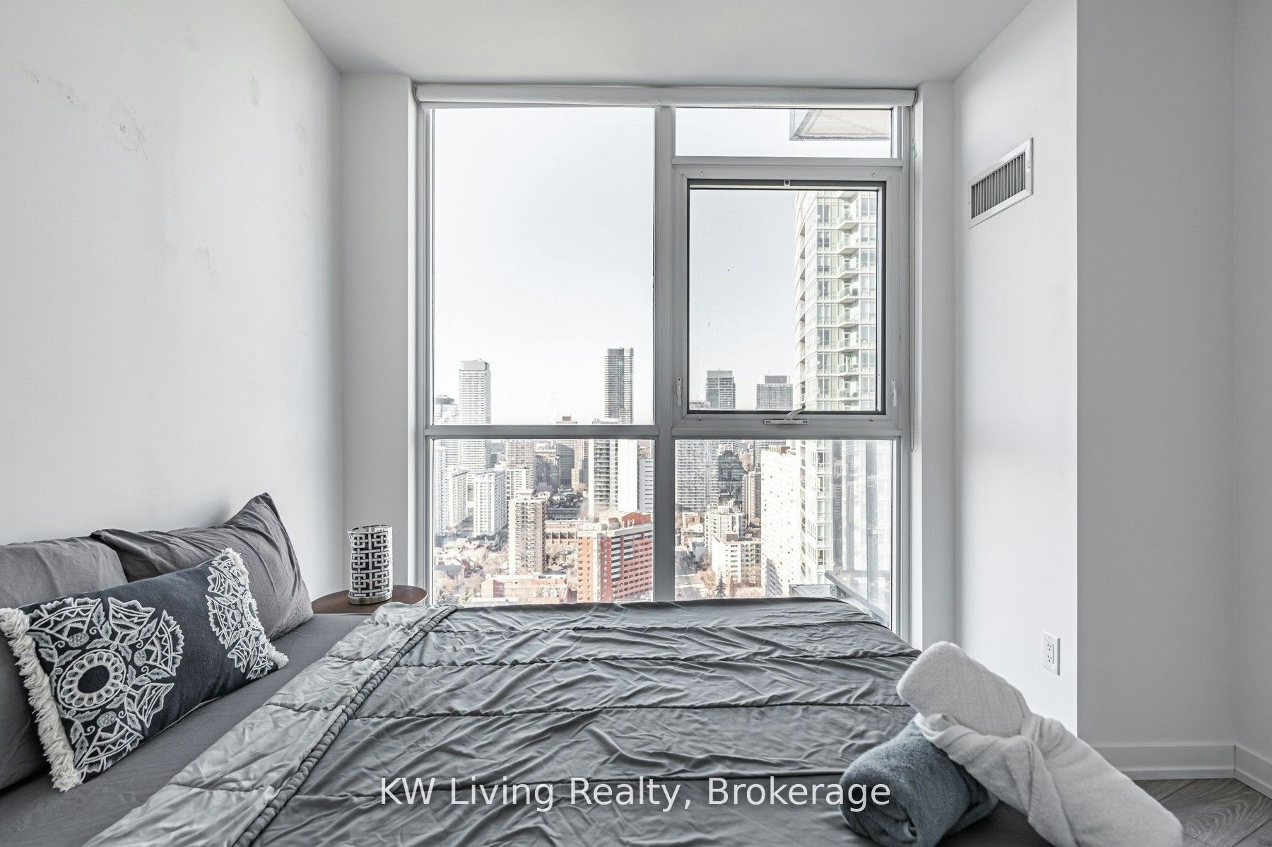 1909-159 Wellesley Street E, Toronto, ON, M4Y 0H5 - 6