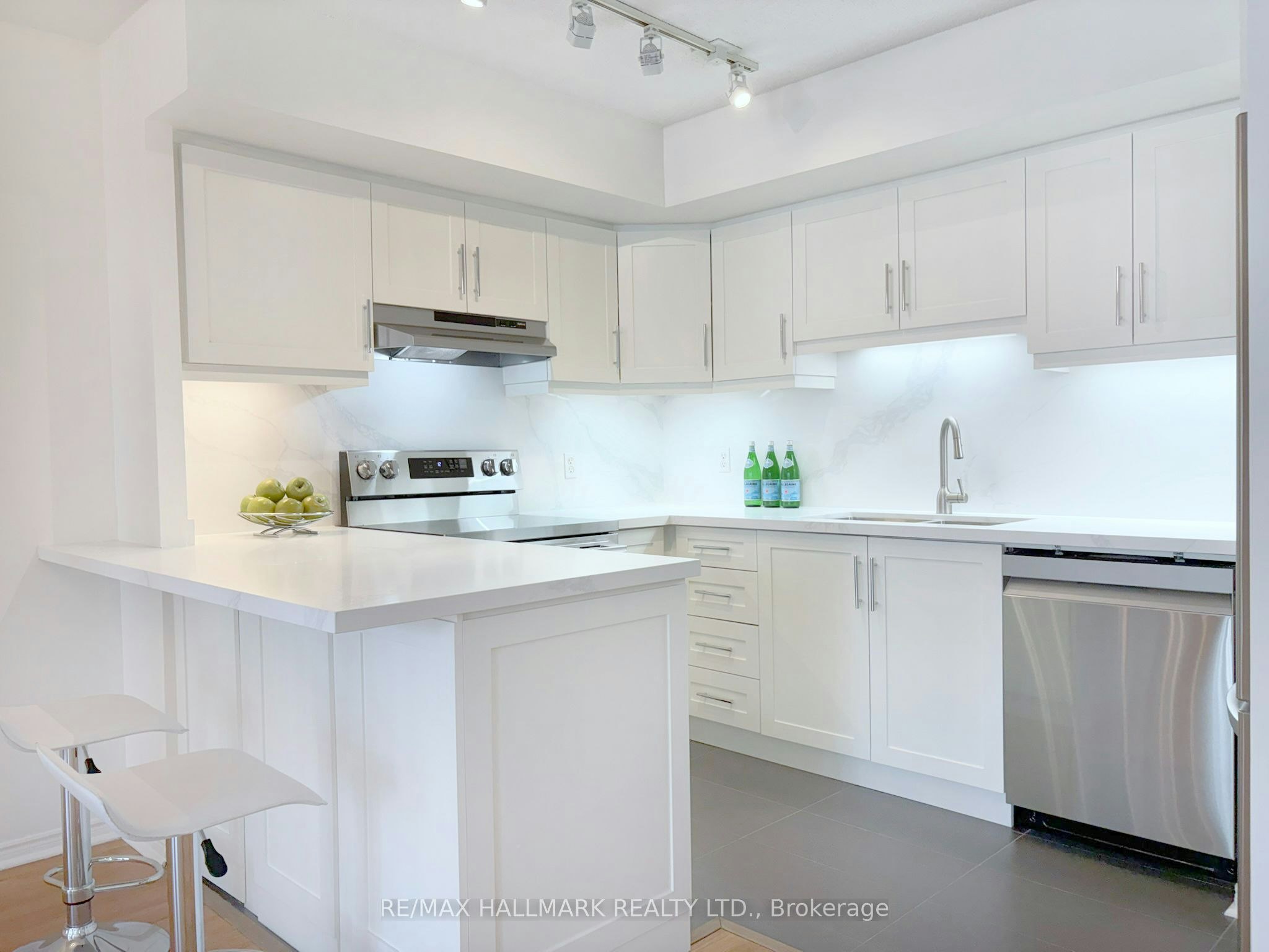 3206-25 The Esplanade N/A, Toronto, ON, M5E 1W5 - 7