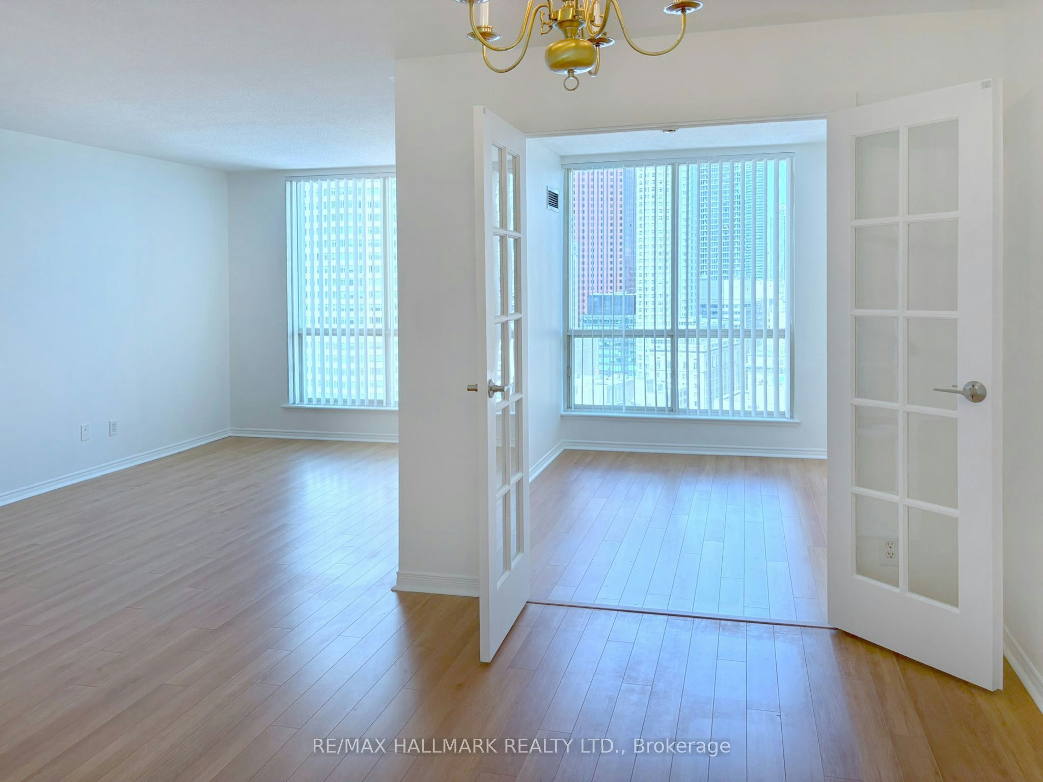 3206-25 The Esplanade N/A, Toronto, ON, M5E 1W5 - 12