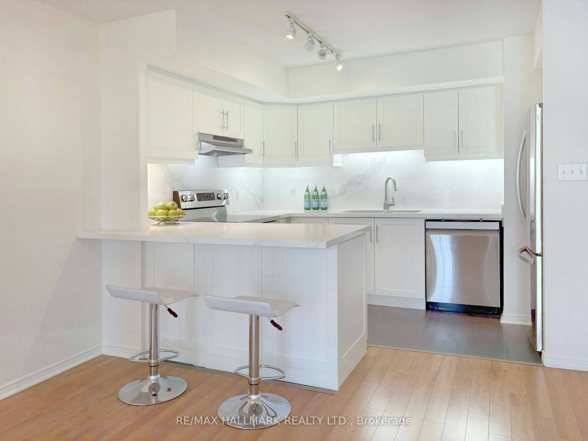 3206-25 The Esplanade N/A, Toronto, ON, M5E 1W5 - 5