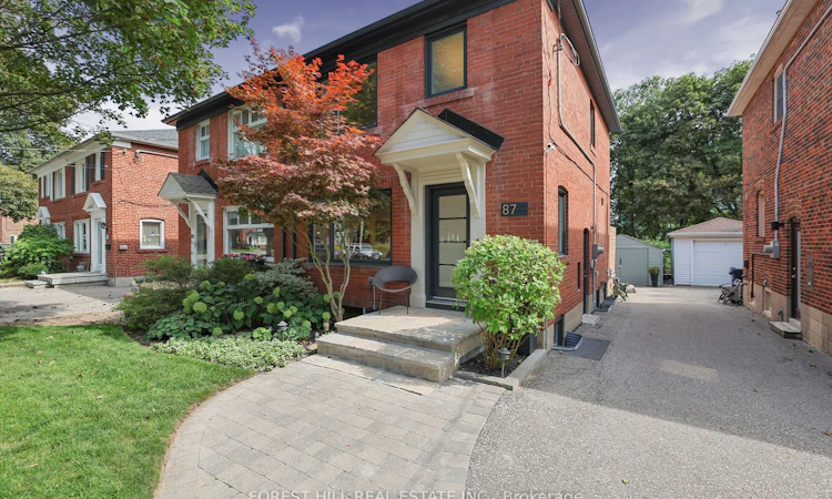87 Thursfield Crescent