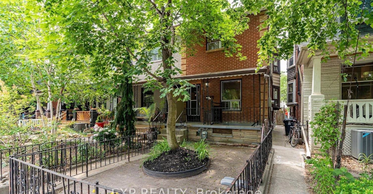 BSMT-858 Manning Avenue, Toronto, ON, M6G 2W8