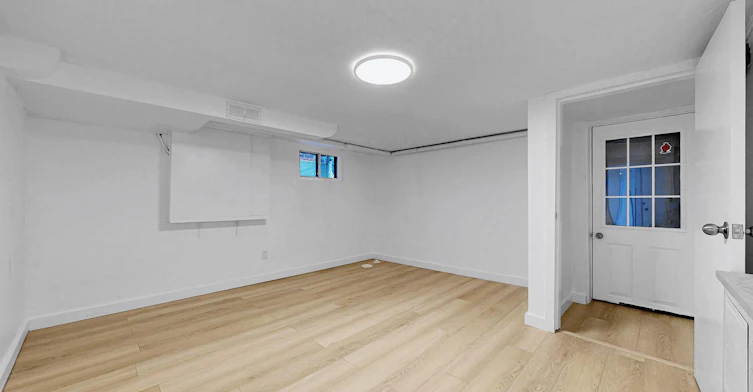 BSMT-858 Manning Avenue, Toronto, ON, M6G 2W8 - 4