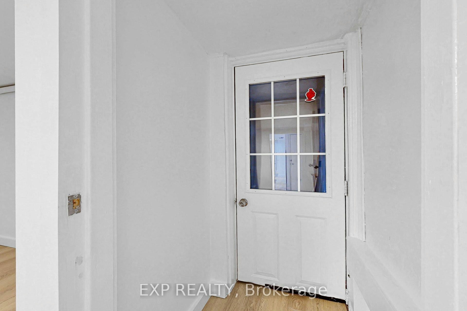 BSMT-858 Manning Avenue, Toronto, ON, M6G 2W8 - 3