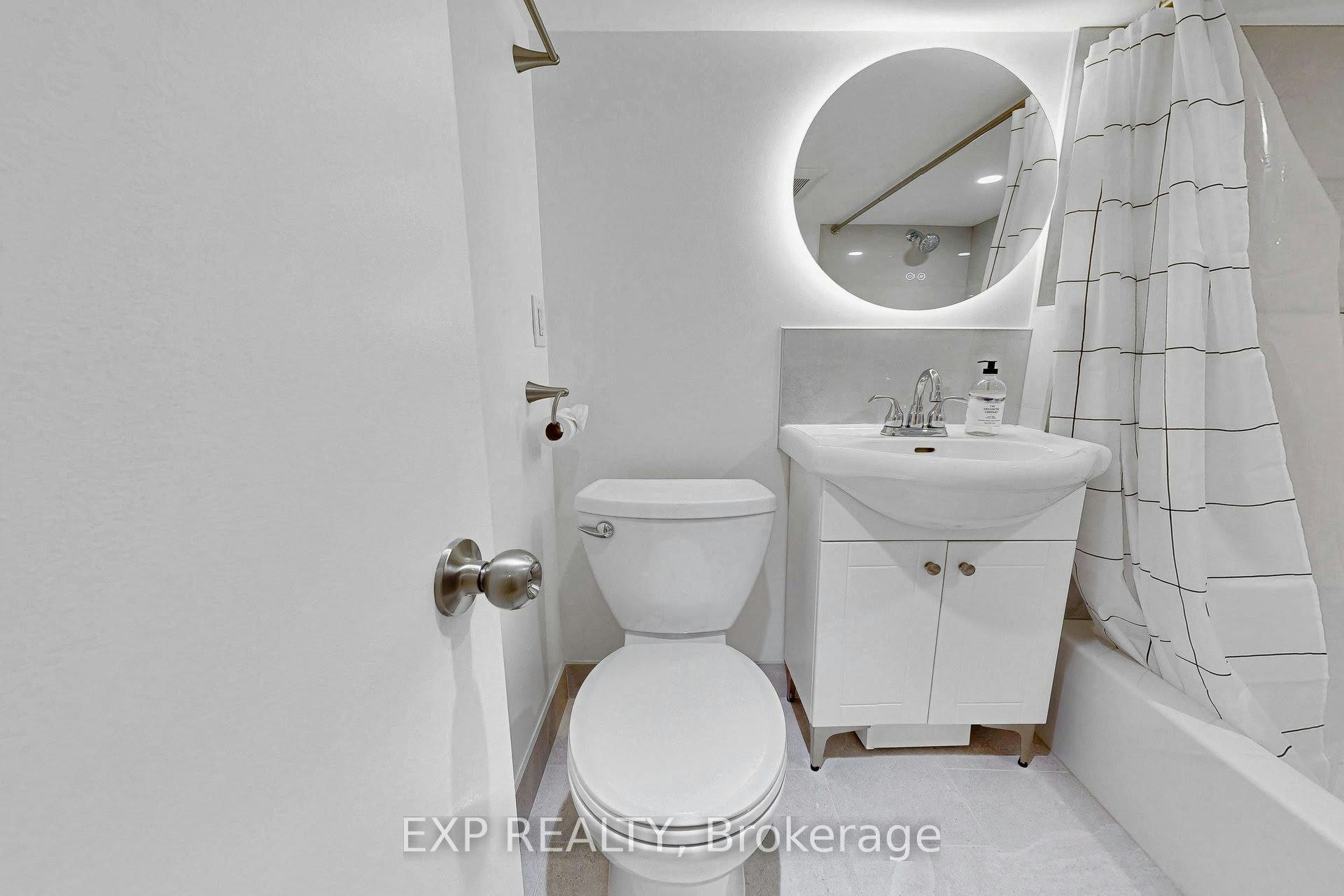 BSMT-858 Manning Avenue, Toronto, ON, M6G 2W8 - 14