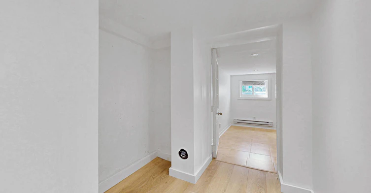 BSMT-858 Manning Avenue, Toronto, ON, M6G 2W8 - 16