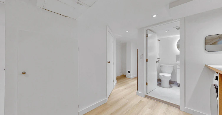 BSMT-858 Manning Avenue, Toronto, ON, M6G 2W8 - 13