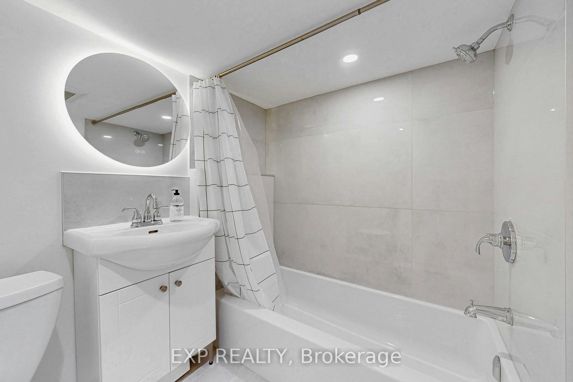 BSMT-858 Manning Avenue, Toronto, ON, M6G 2W8 - 15
