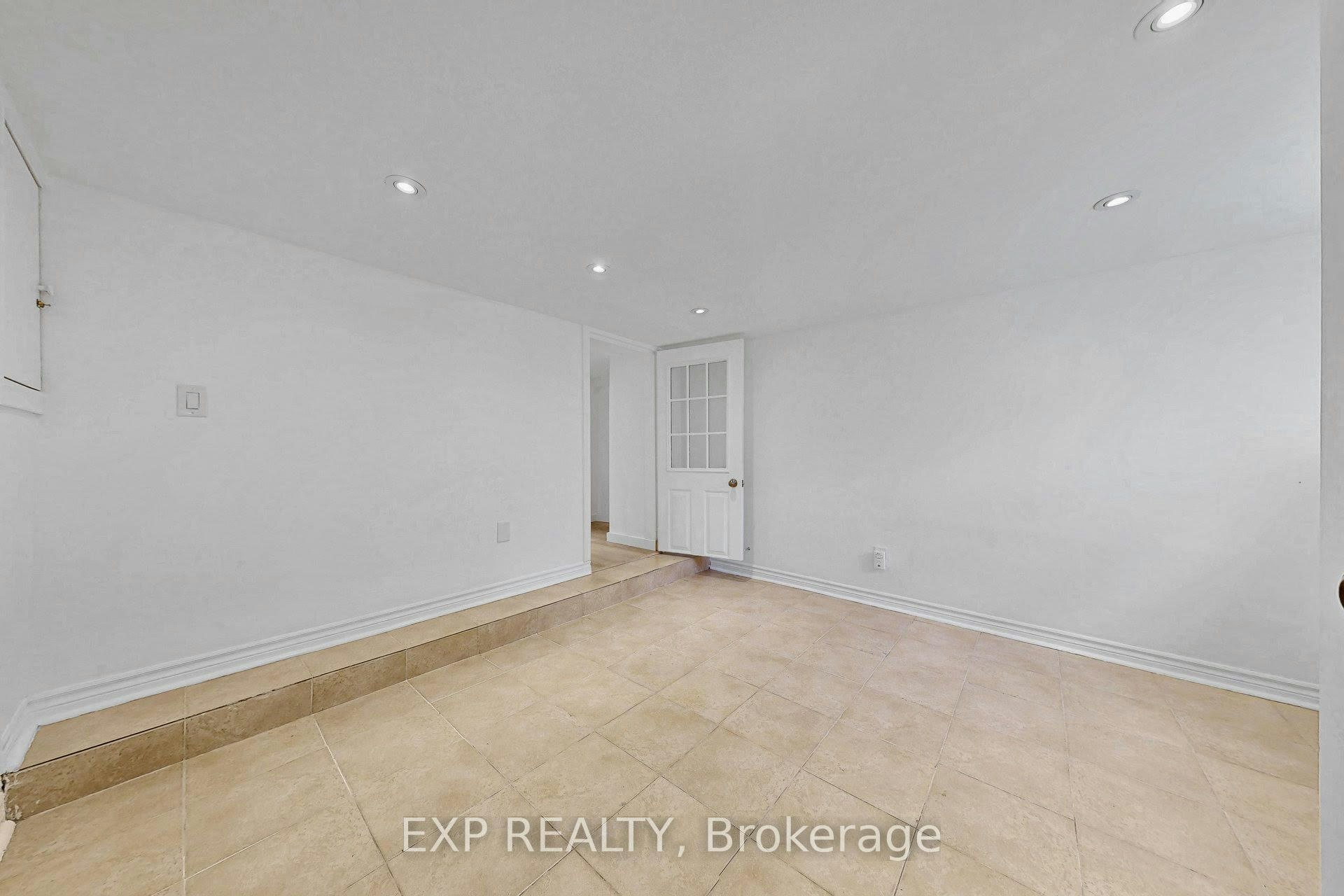 BSMT-858 Manning Avenue, Toronto, ON, M6G 2W8 - 20