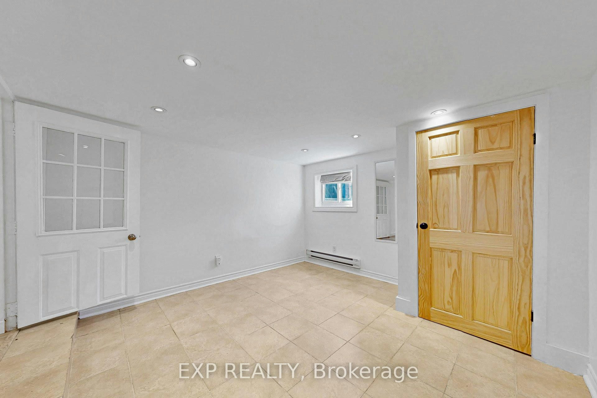 BSMT-858 Manning Avenue, Toronto, ON, M6G 2W8 - 21