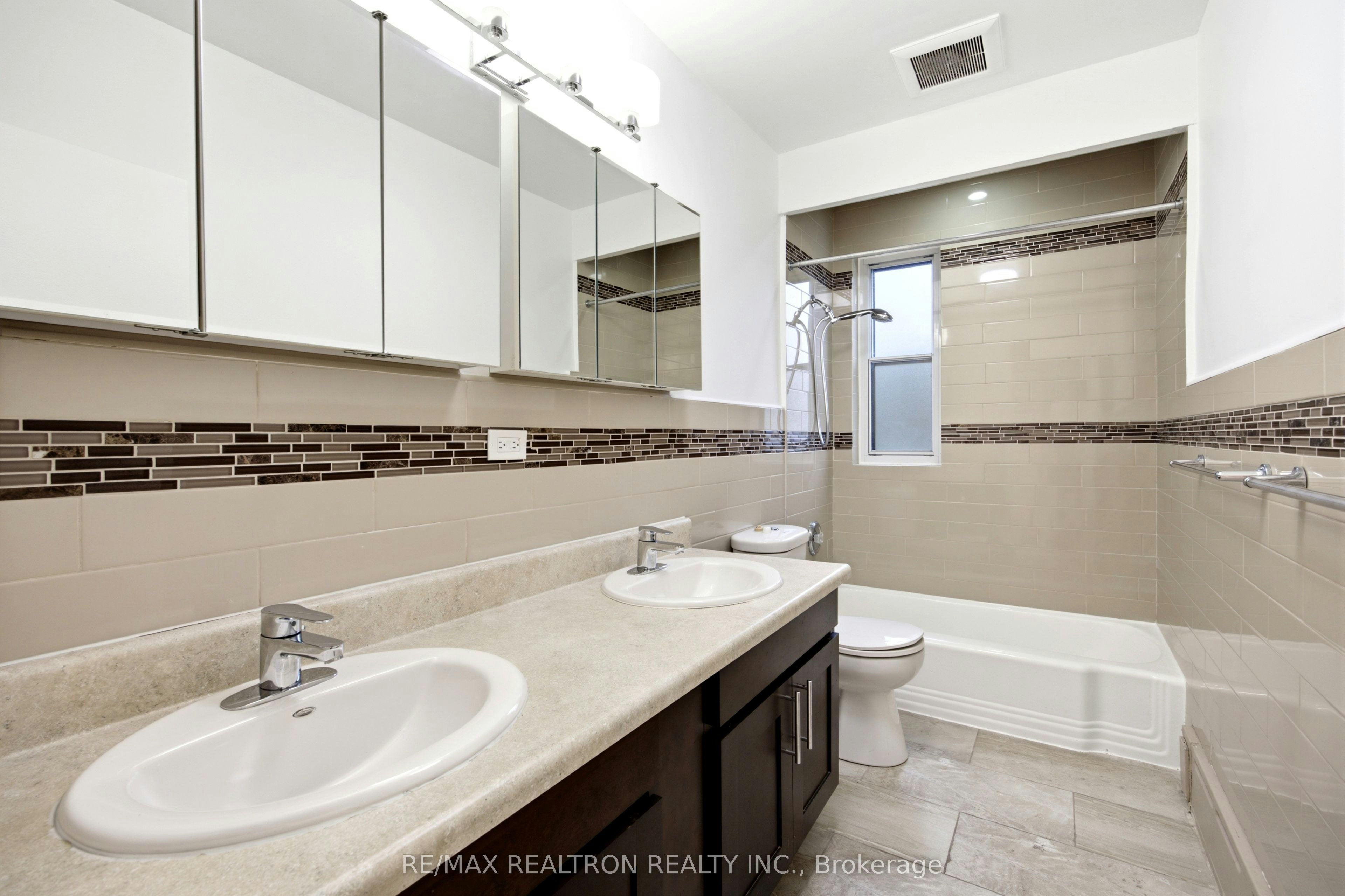 7-26 Meadowbrook Road, Toronto, ON, M6B 2S4 - 7