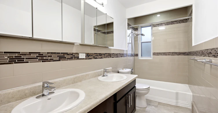7-26 Meadowbrook Road, Toronto, ON, M6B 2S4 - 7