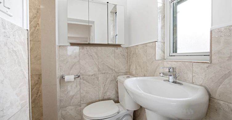 7-26 Meadowbrook Road, Toronto, ON, M6B 2S4 - 12