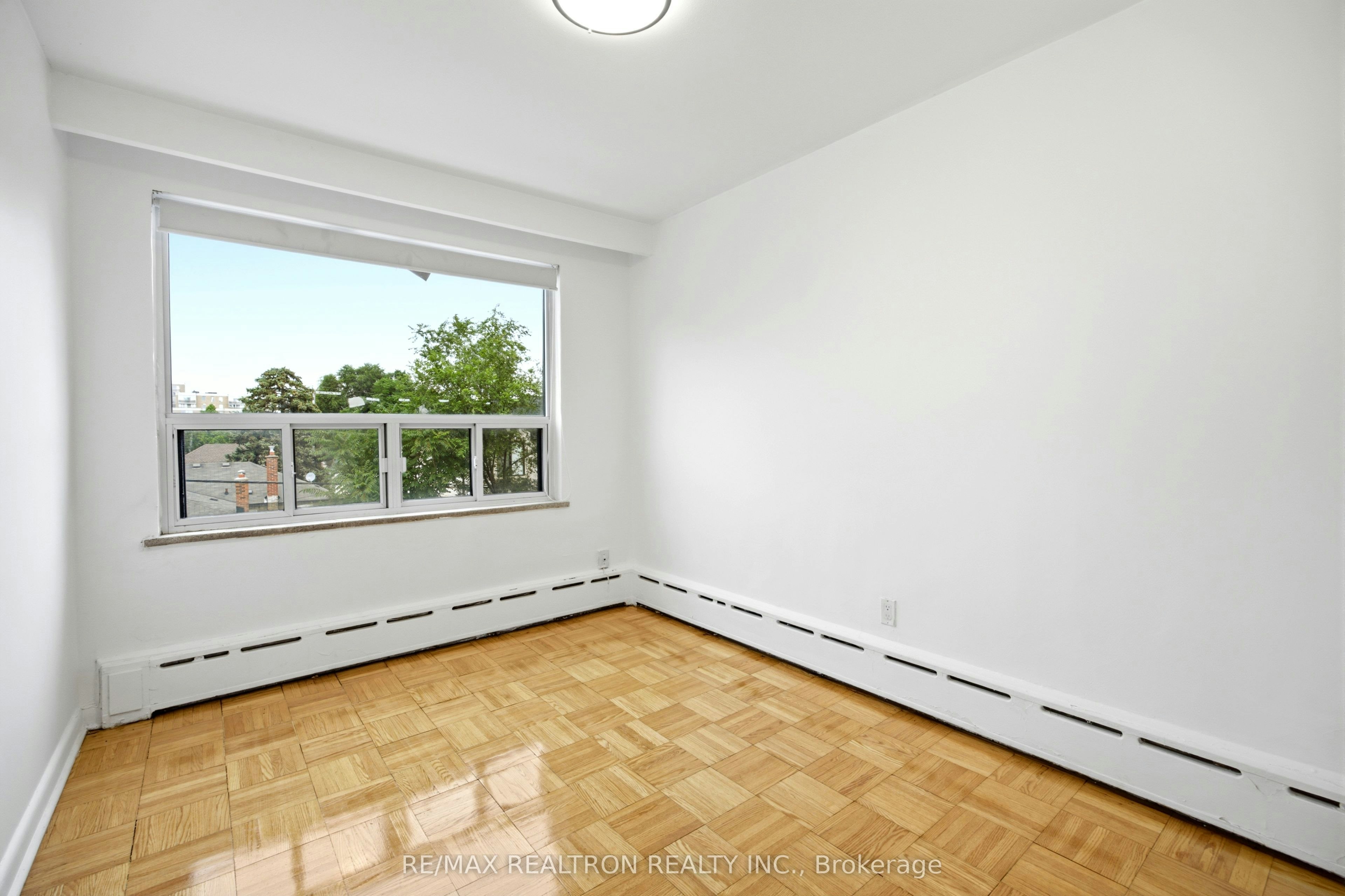 7-26 Meadowbrook Road, Toronto, ON, M6B 2S4 - 9