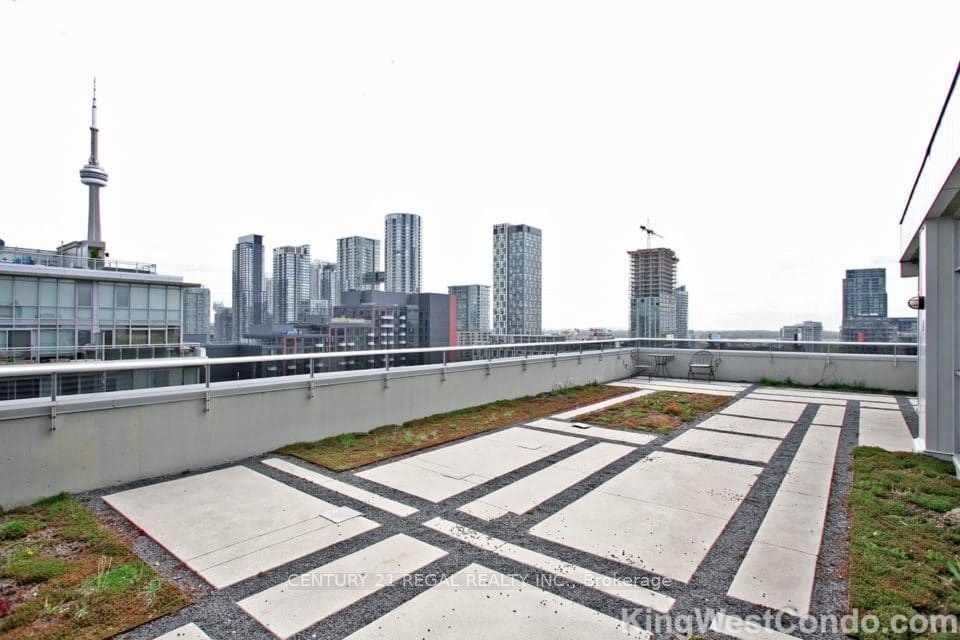 305-60 Bathurst Street, Toronto, ON, M5V 2P4 - 20