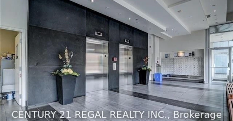 305-60 Bathurst Street, Toronto, ON, M5V 2P4 - 5