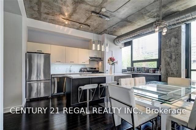 305-60 Bathurst Street, Toronto, ON, M5V 2P4 - 11