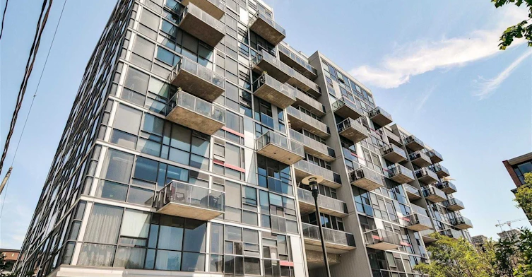 305-60 Bathurst Street, Toronto, ON, M5V 2P4 - 3