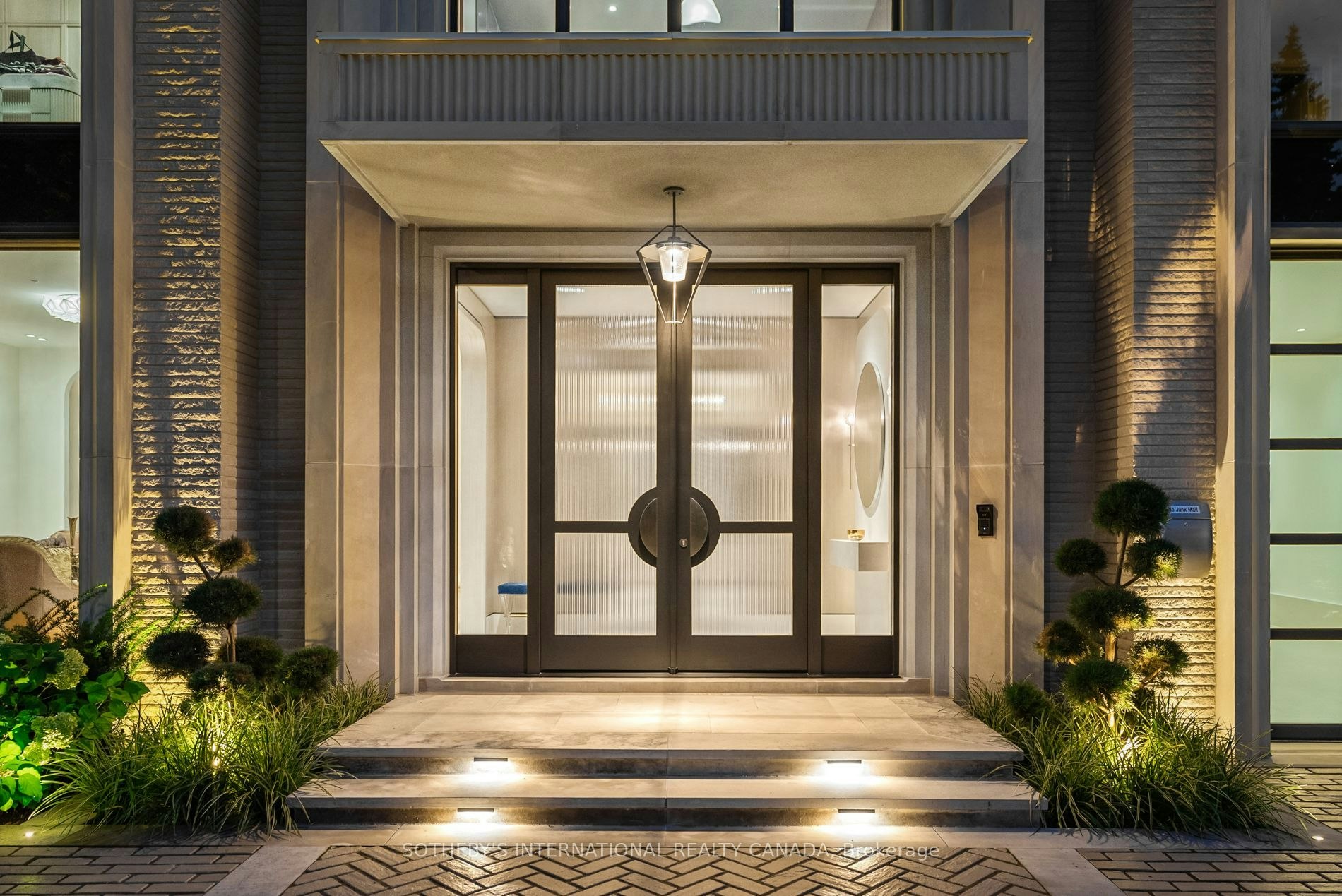 84 Old Forest Hill Road, Toronto, ON, M5P 2R5