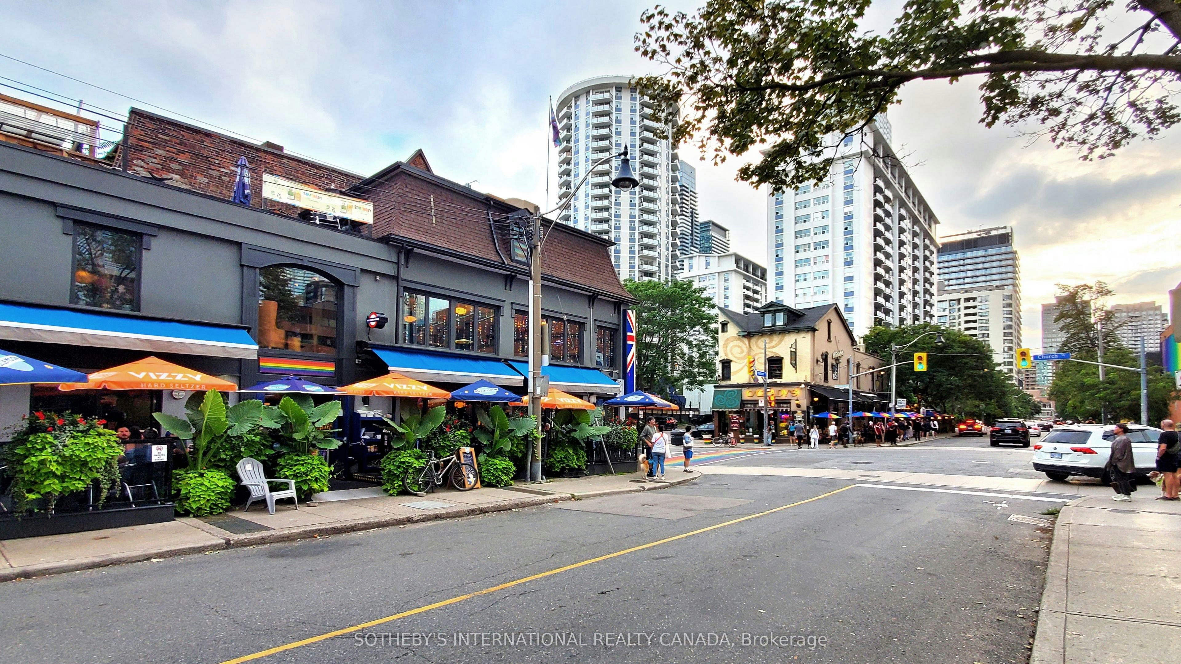305-Den-81 Wellesley Street E, Toronto, ON, M4Y 0C5 - 19