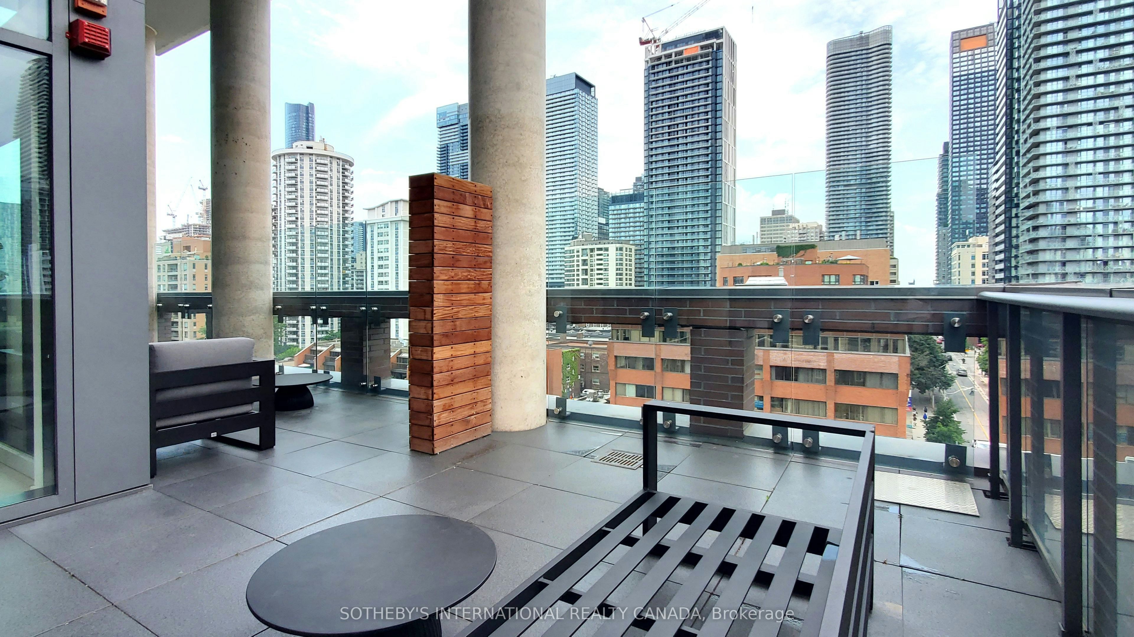 305-Den-81 Wellesley Street E, Toronto, ON, M4Y 0C5 - 6