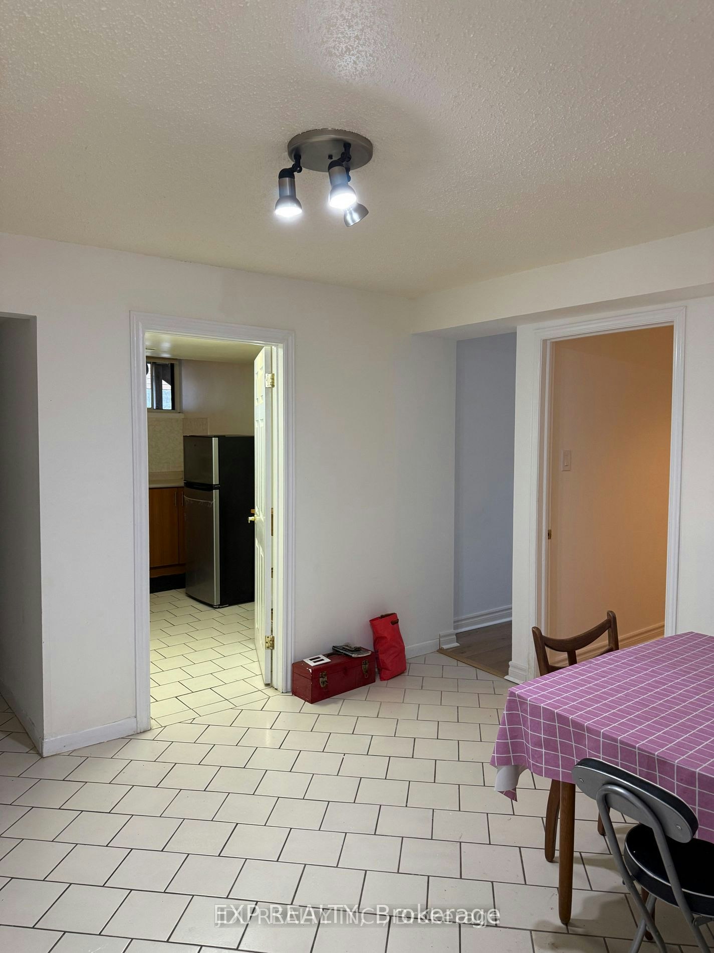 Lower-20 Maureen Drive N, Toronto, ON, M2K 1J8 - 9