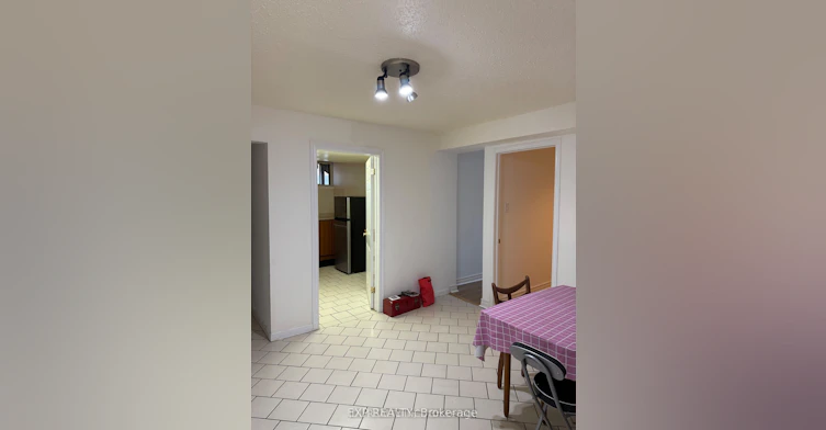 Lower-20 Maureen Drive N, Toronto, ON, M2K 1J8 - 9