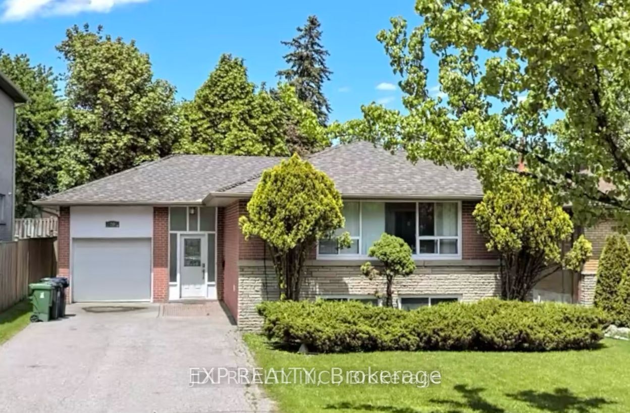 Lower-20 Maureen Drive N, Toronto, ON, M2K 1J8