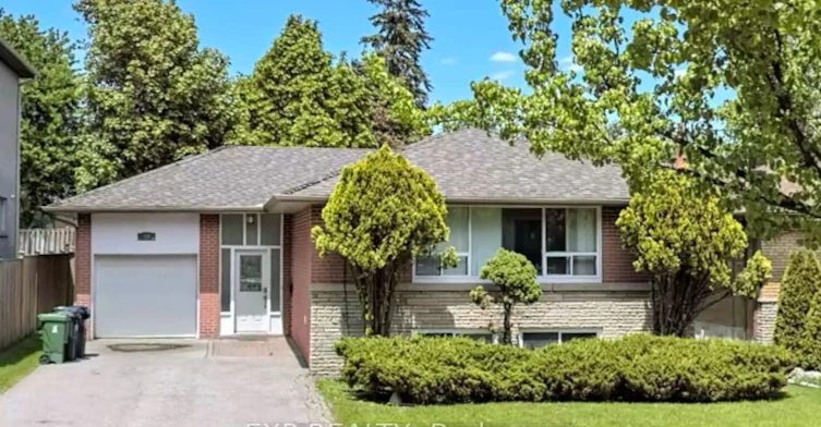 Lower-20 Maureen Drive N, Toronto, ON, M2K 1J8