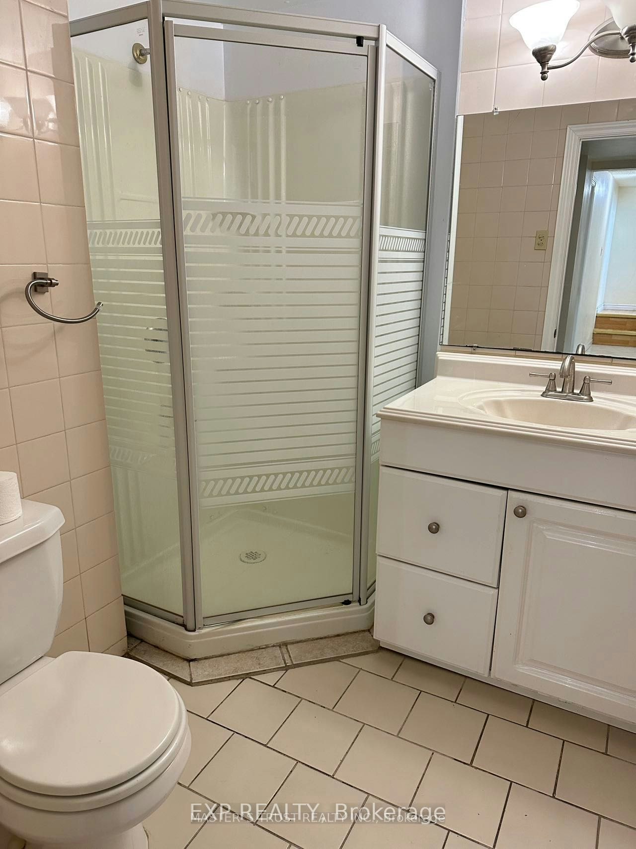 Lower-20 Maureen Drive N, Toronto, ON, M2K 1J8 - 7