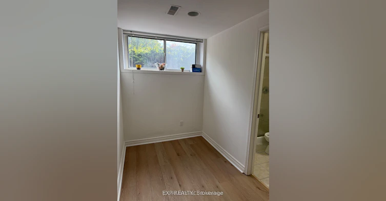 Lower-20 Maureen Drive N, Toronto, ON, M2K 1J8 - 8