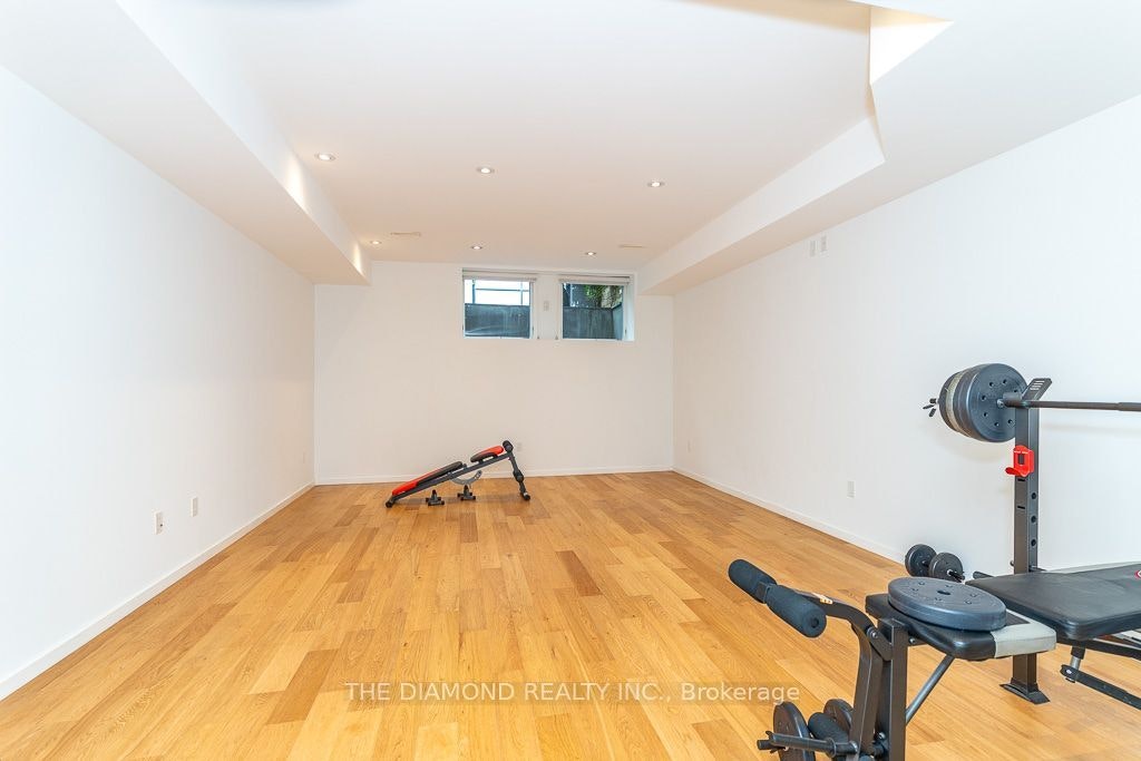 250 Woburn Avenue, Toronto, ON, M5M 1N9 - 38