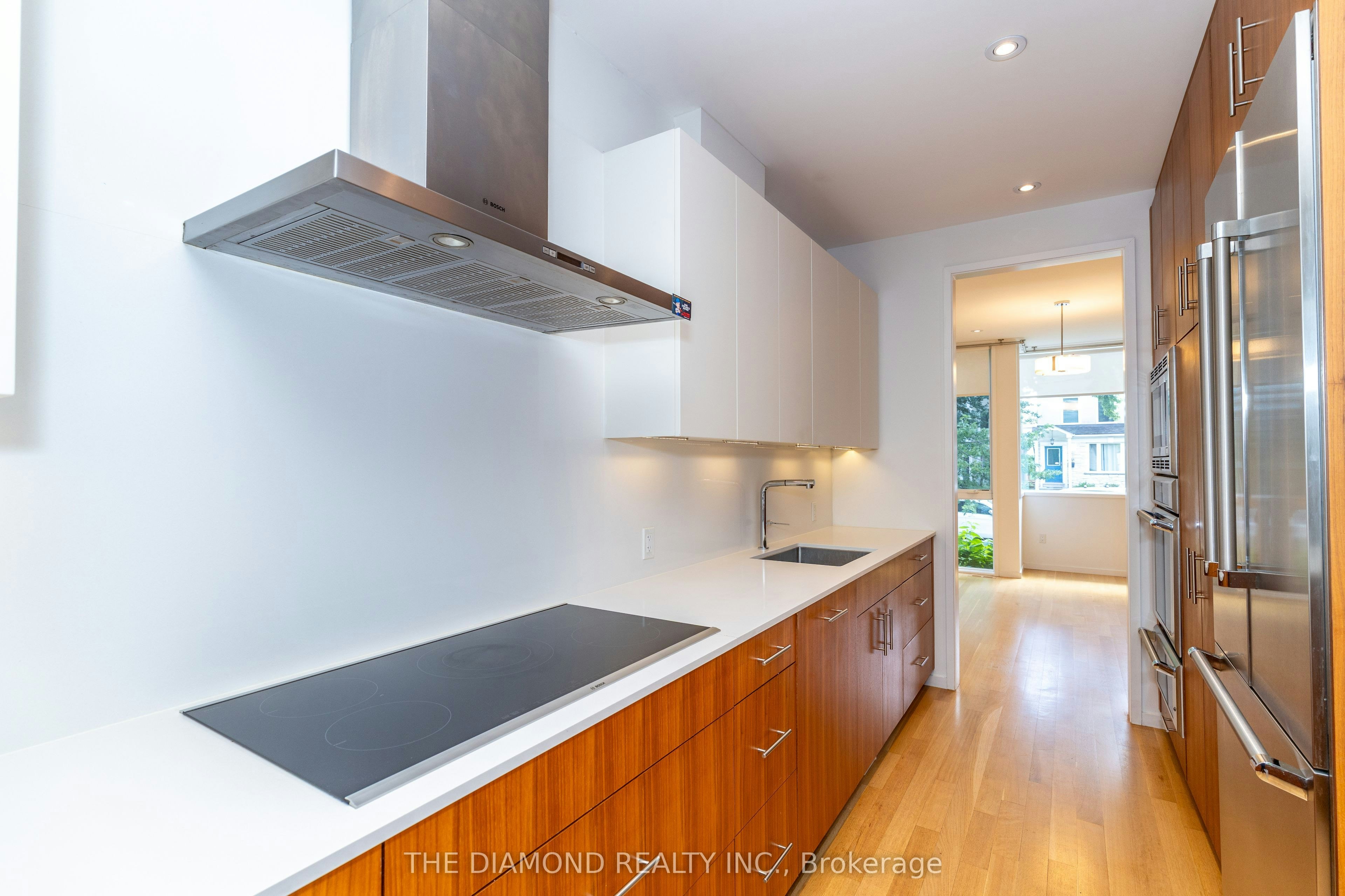 250 Woburn Avenue, Toronto, ON, M5M 1N9 - 6