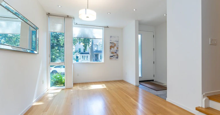 250 Woburn Avenue, Toronto, ON, M5M 1N9 - 4