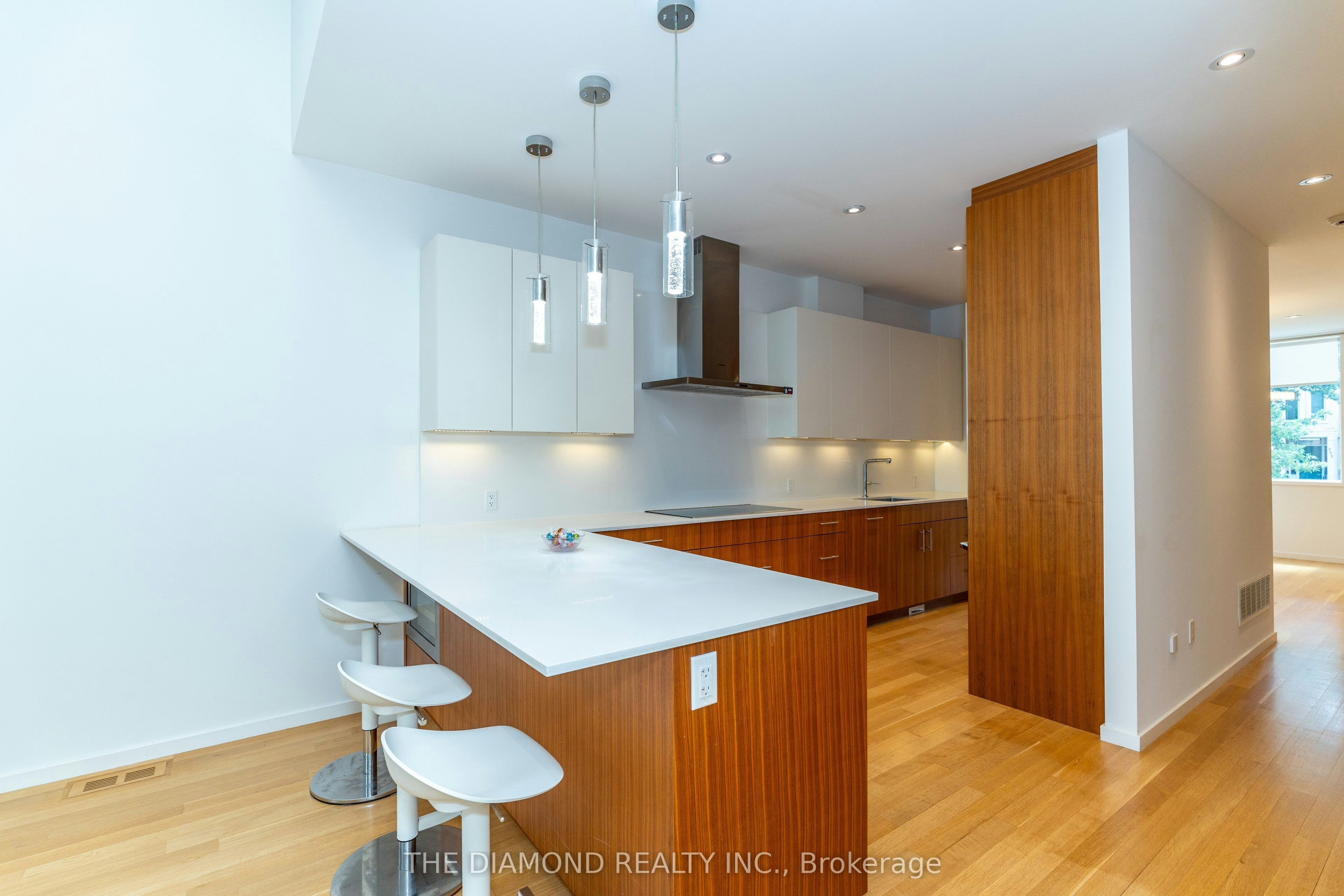 250 Woburn Avenue, Toronto, ON, M5M 1N9 - 7