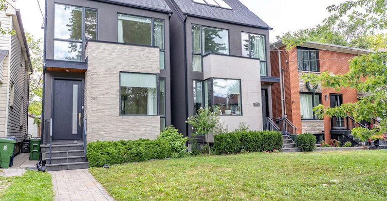 250 Woburn Avenue, Toronto, ON, M5M 1N9 - 2