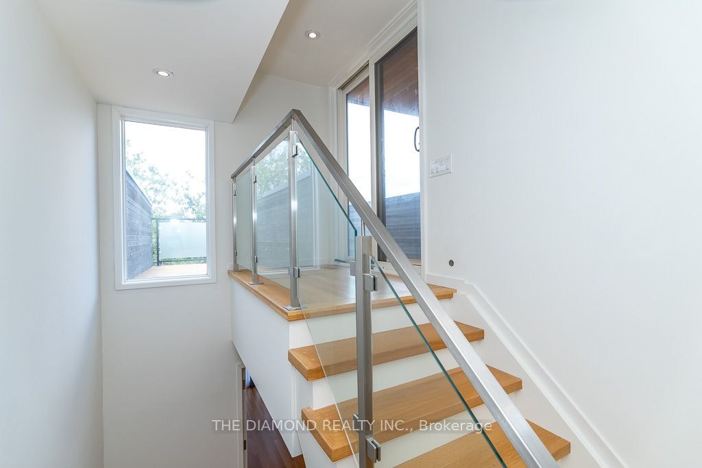 250 Woburn Avenue, Toronto, ON, M5M 1N9 - 33