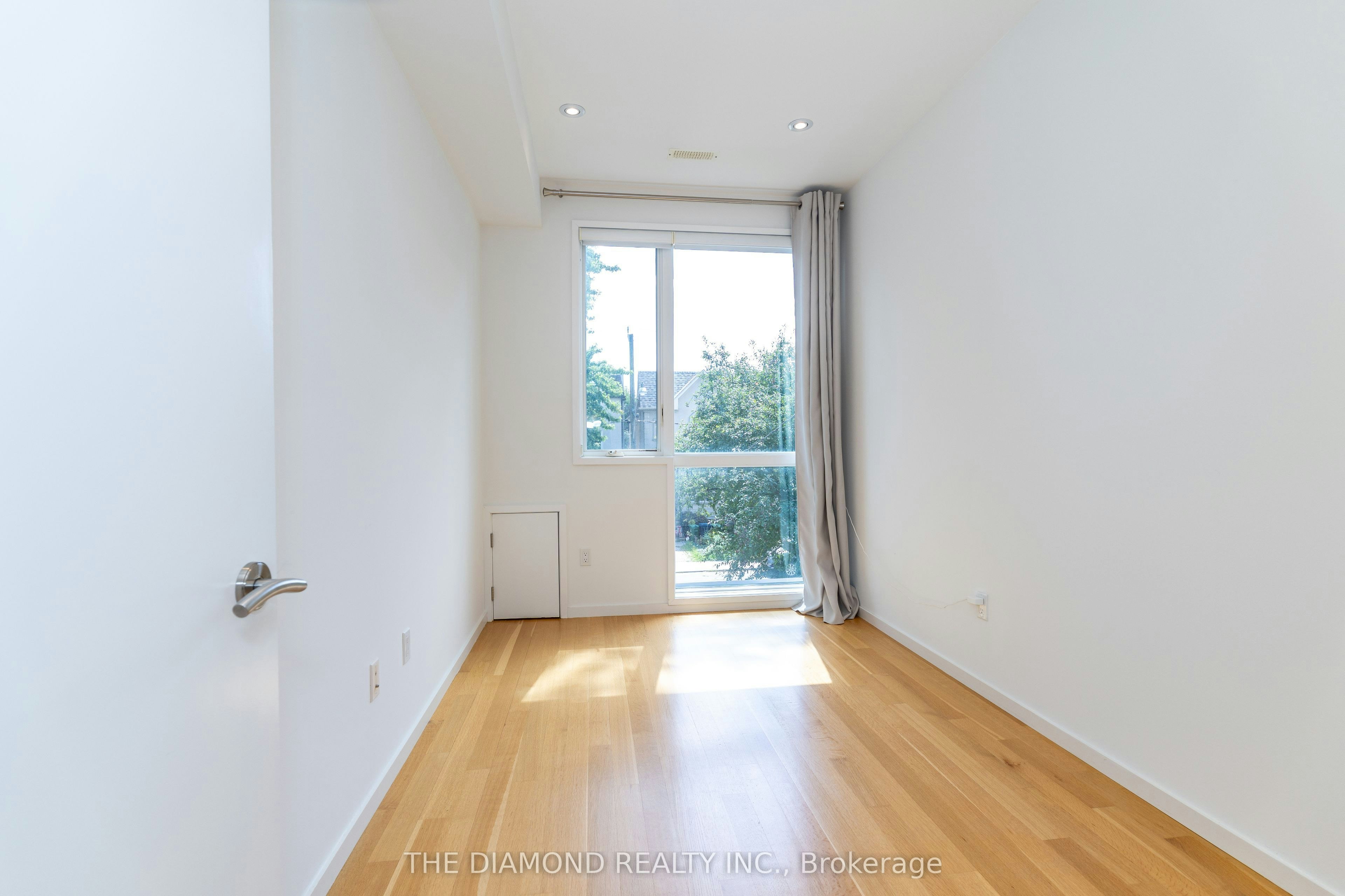 250 Woburn Avenue, Toronto, ON, M5M 1N9 - 24