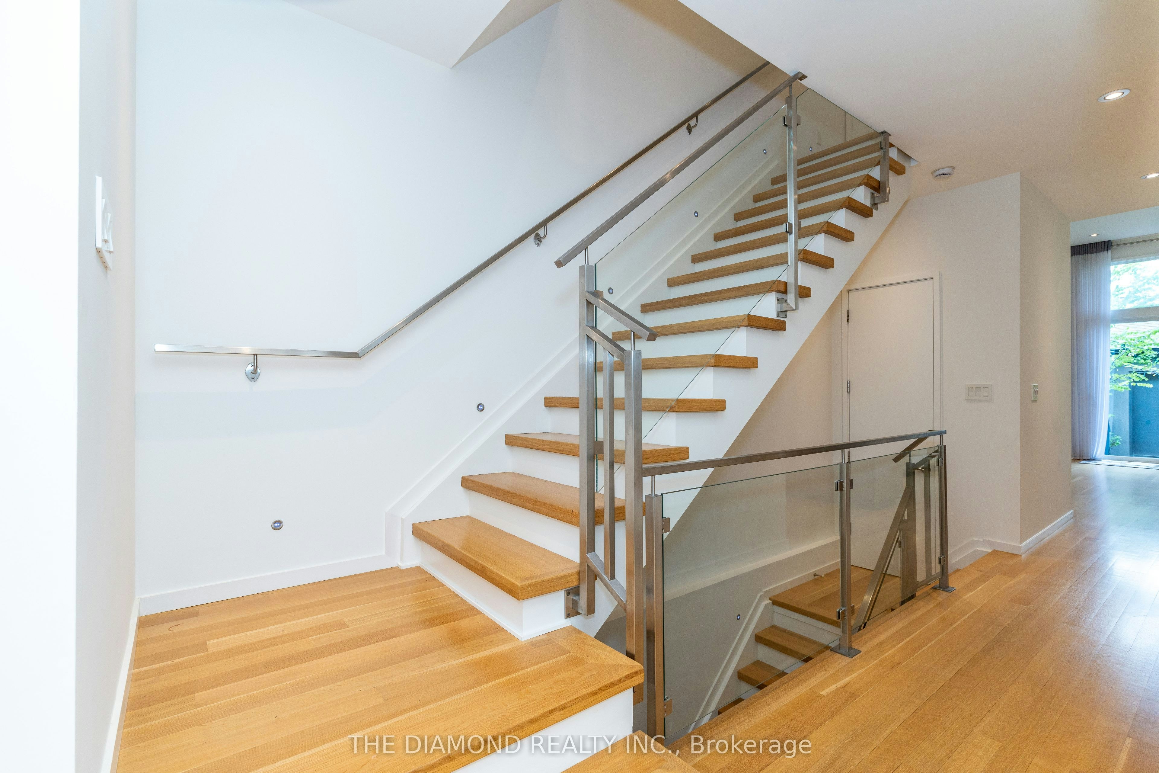 250 Woburn Avenue, Toronto, ON, M5M 1N9 - 13